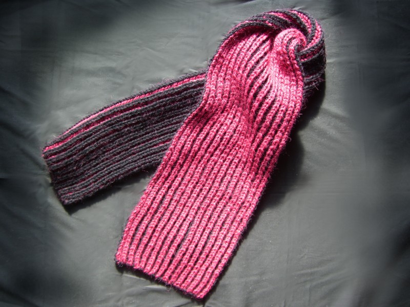 イギリスゴム編みのマフラー – 不埒な編み物三昧の日々