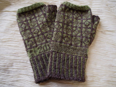 sanquhar pattern fingerless glove